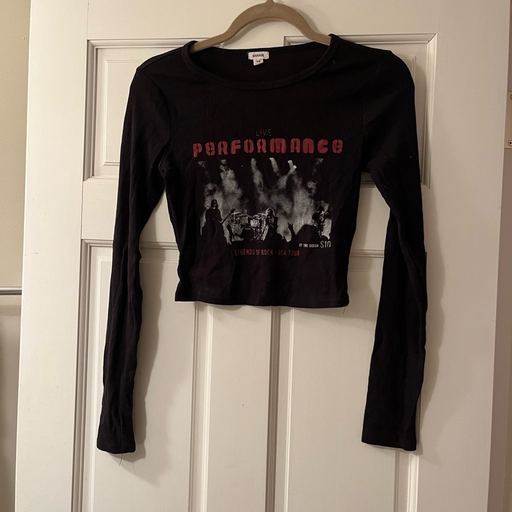 Black garage live performance long sleeve